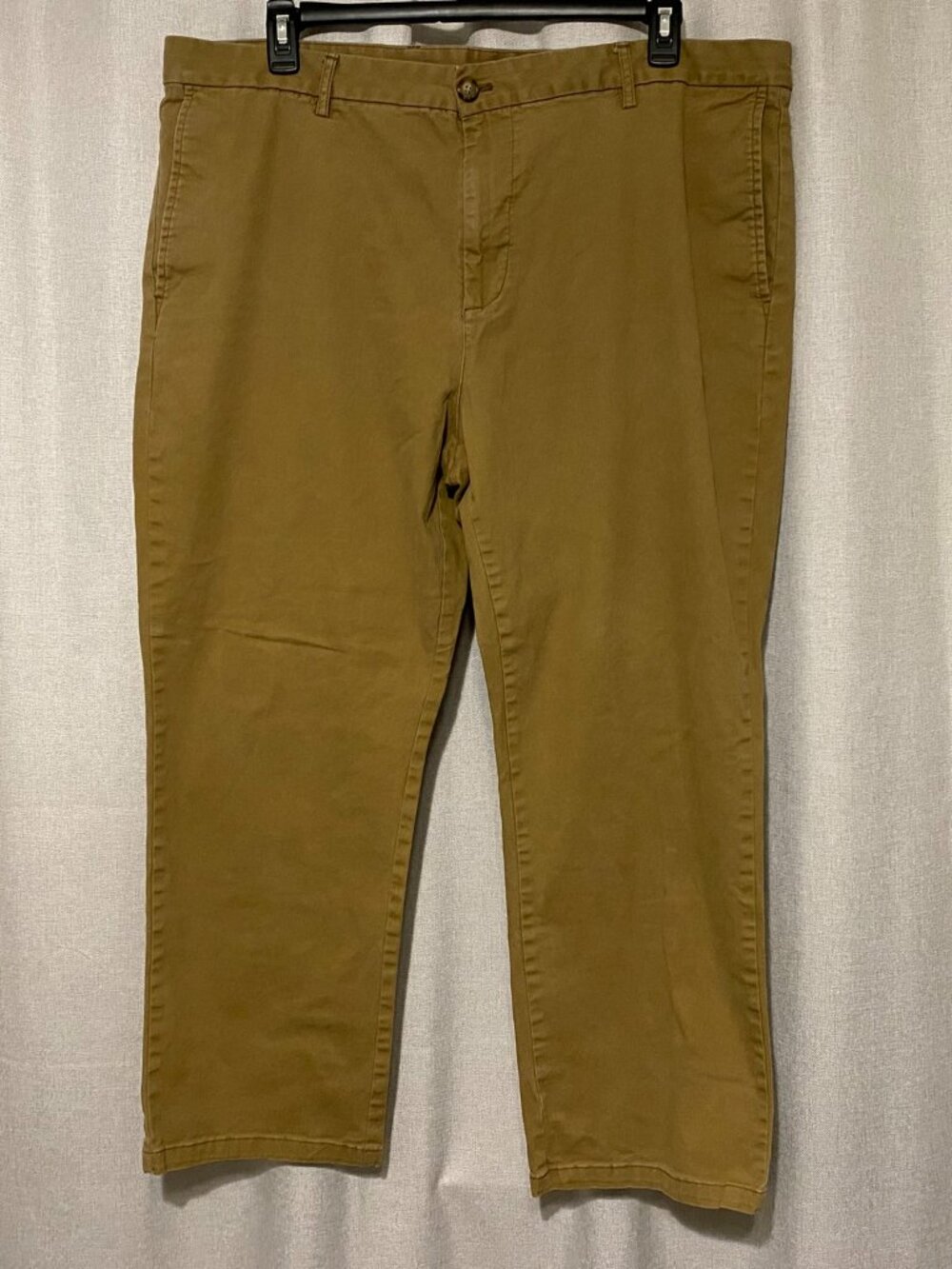 Old Navy Men's Straight Leg Chinos 42x30